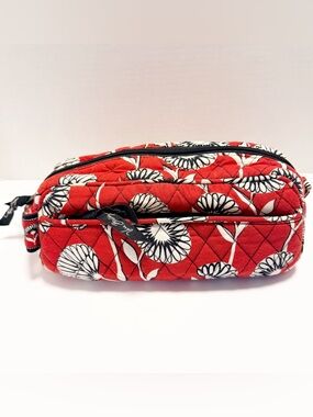 Vera Bradley Retired “Deco Daisy” Red Quilted Floral Cosmetic Bag, Plastic Lined